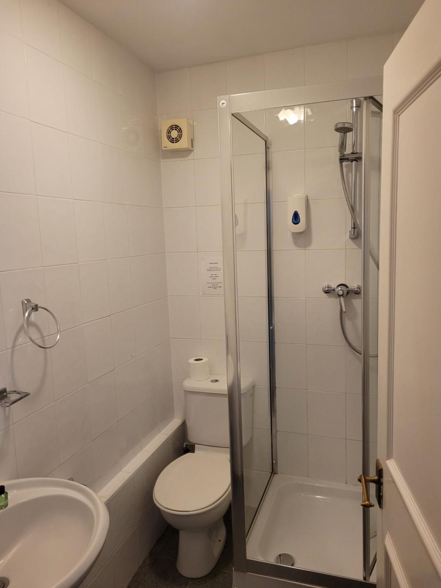The White Horse Lodge Hotel Тирск Экстерьер фото